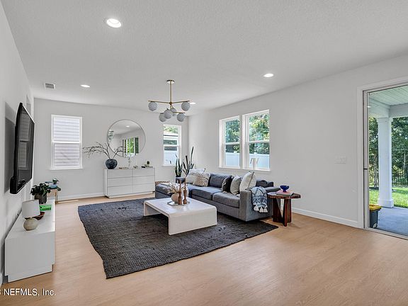 3rd image of 10956 CHITWOOD Drive