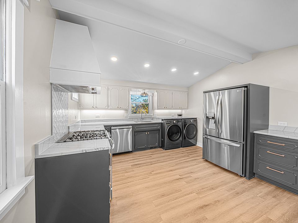 Large Kitchen + High Ceiling
