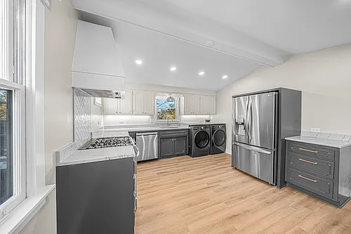 633 Glenview Ave Photo 1