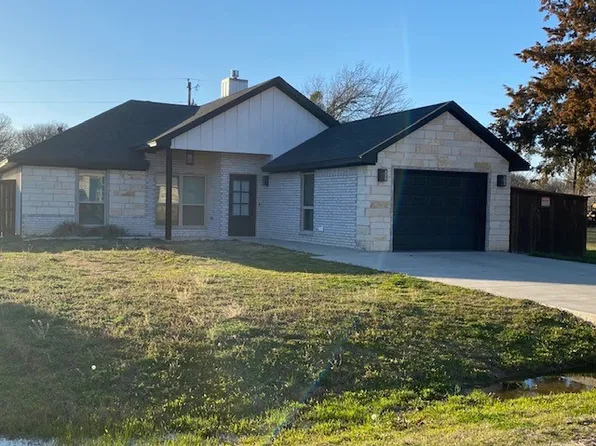 217 Birchwood St, Azle, TX 76020