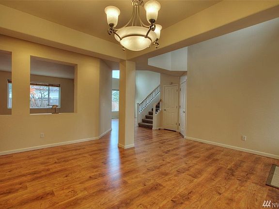 Formal Dining room, gleaming laminate flooring throughout first floor!