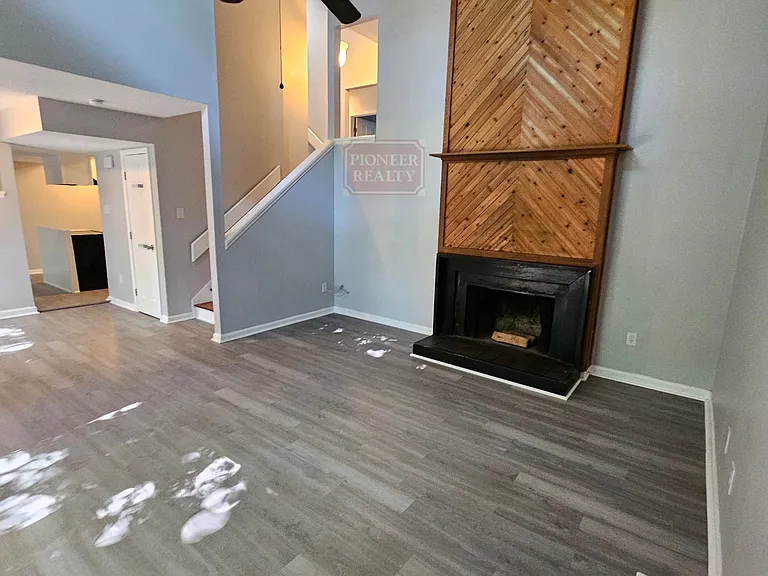 1827 Ivystone Dr — Photo 16