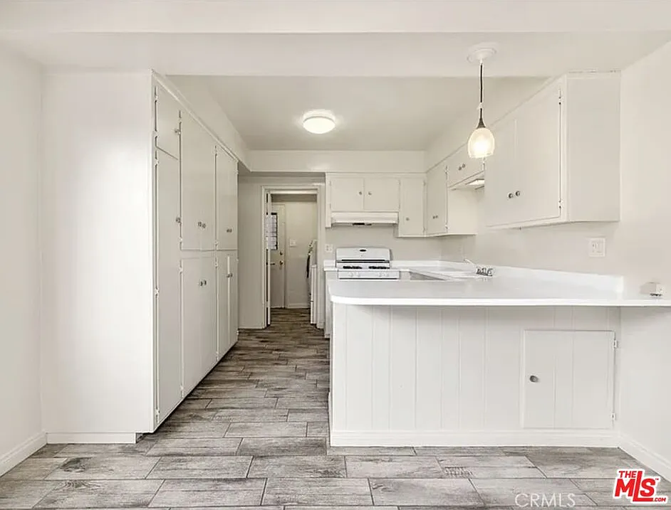 3 bed, 2.0 bath, 1339 sqft, $3,200 — Photo 4