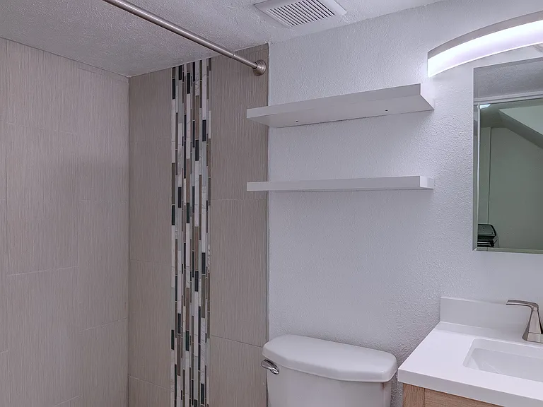 1327 Pine St #4 — Photo 12