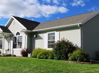 1635 Wedgewood Dr, Richland Center, WI 53581