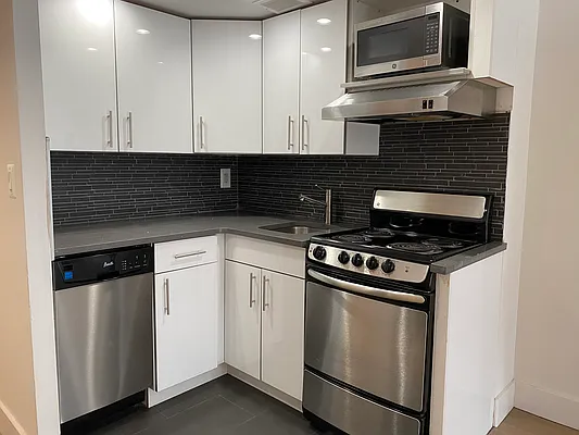 Rented by Mallory Management Corp | media 5