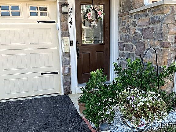 3rd image of 2427 Emanuel Ct