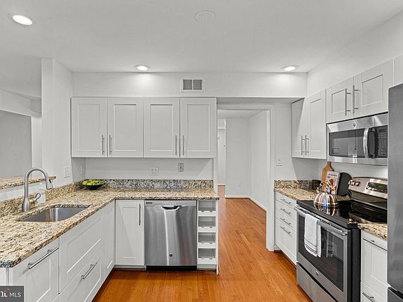 11811 Great Owl Cir, Reston, VA 20194 | Zillow