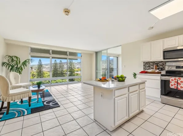 1519 Nuuanu Ave APT 842, Honolulu, HI 96817