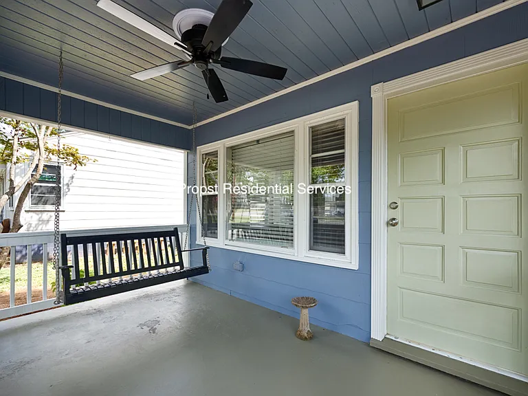 1616 McCullough Ave NE — Photo 9