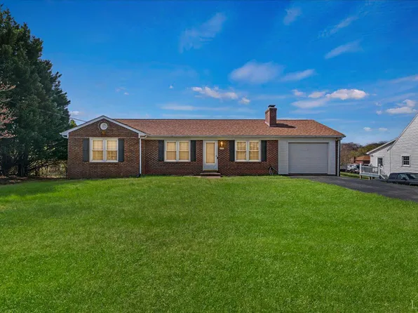 134 Hunt Club Dr, Madison Heights, VA 24572