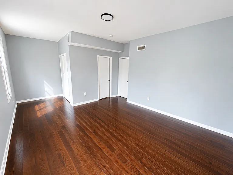 413 Jelliff Ave #2L — Photo 6