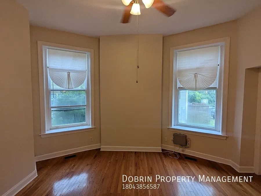 Huge 2 Bed - High Ceilings & Natural Light — Photo 2