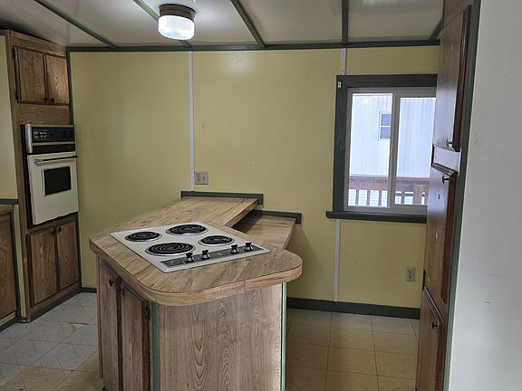 4th image of 701 Williams St #6
