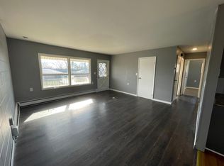 9 Hillview Ter #B, Waterford, NY 12188