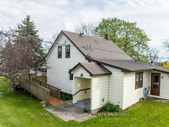 39 Fishermans Cove Ln, Frontenac Islands, ON K0H 2Y0