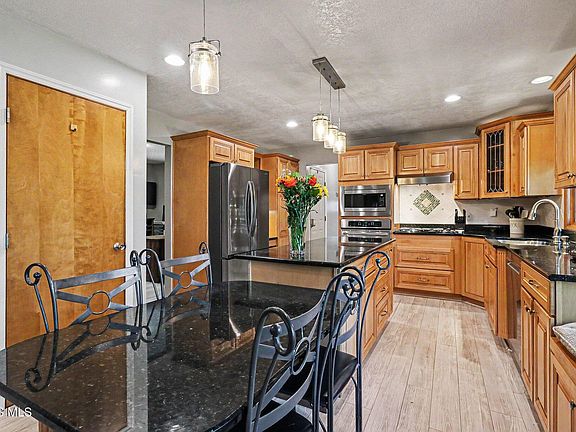 4th image of 2227 Willowtree Ln