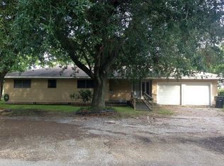 6541 Warren St, Groves, TX 77619