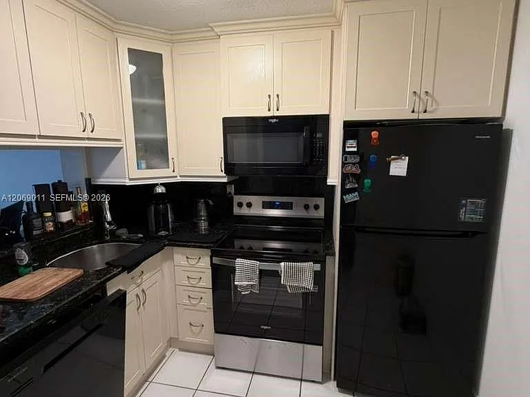 488 NW 165th Street Rd #B614 — Photo 10