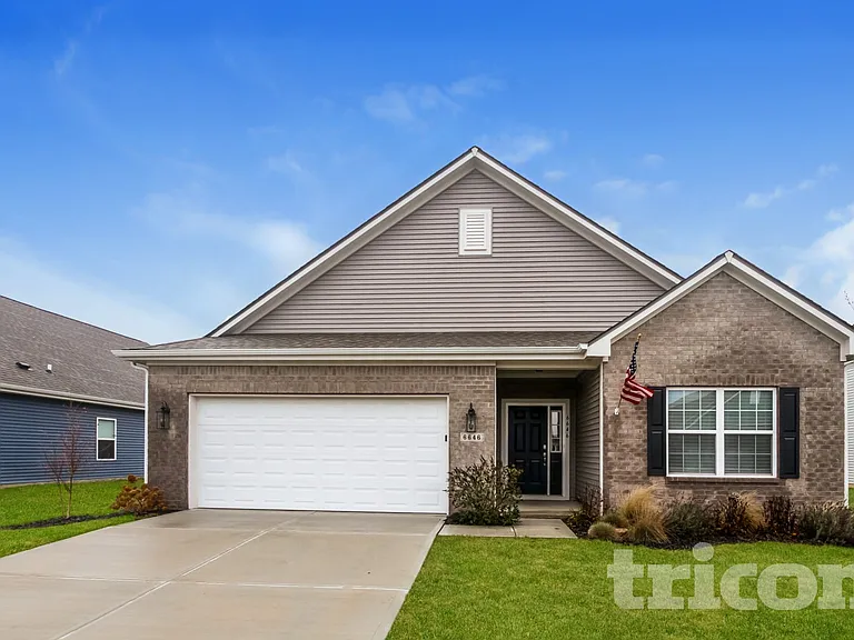 6646 Laurelwood Dr — Photo 1