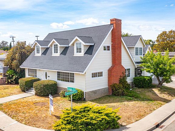 2nd image of 1201 Essex Drive