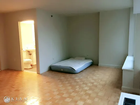 Rented by Kian Realty | media 9