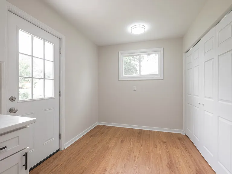8711 Lakefront Dr — Photo 12