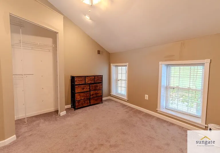 1632 Light St — Photo 8