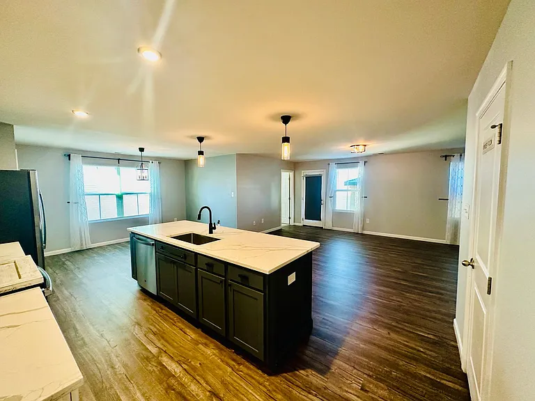 1115 Marquis Pkwy — Photo 8