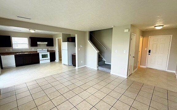 3rd image of 3412 Black Forest Ln