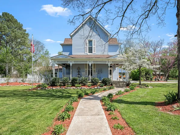 202 High St, Bell Buckle, TN 37020