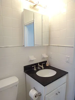 Rented by Everrock Equities | media 16