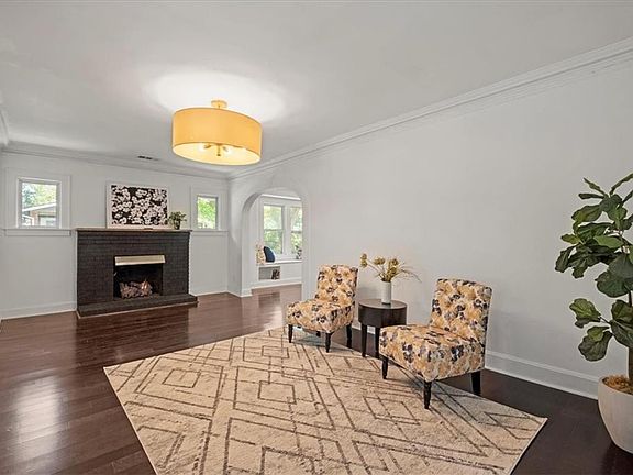 4th image of 5601 Euclid Ave