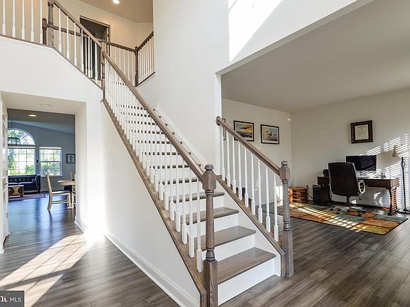 5th image of 130 Green Forest Dr