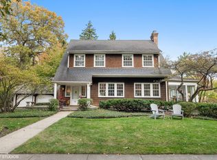 9 Warwick Rd, Winnetka, IL 60093