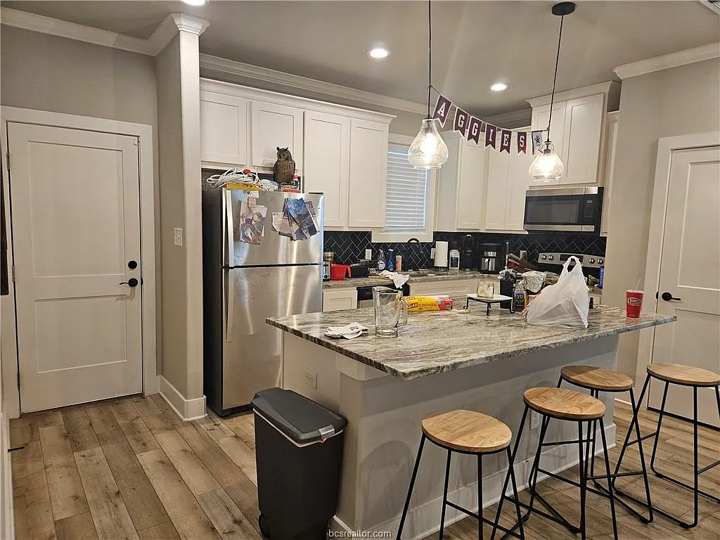 5 bed, 5.5 bath, 2893 sqft, $4,795 — Photo 3