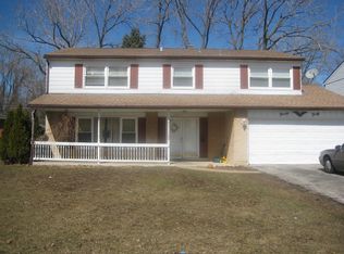 9040 Shady Dr, Hickory Hills, IL