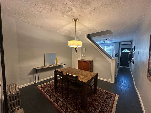 4th image of 208 Jamestown Ave