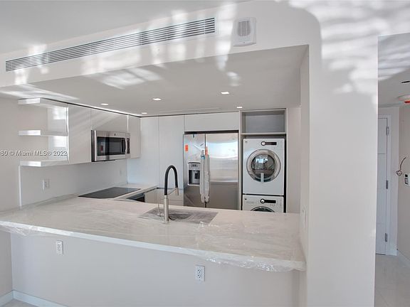 4th image of 400 S Pointe Dr APT 1601