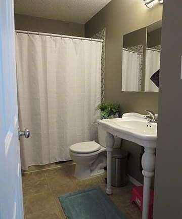 2nd image of 5001 49th St