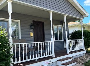 913 Prairie St, Grinnell, IA 50112