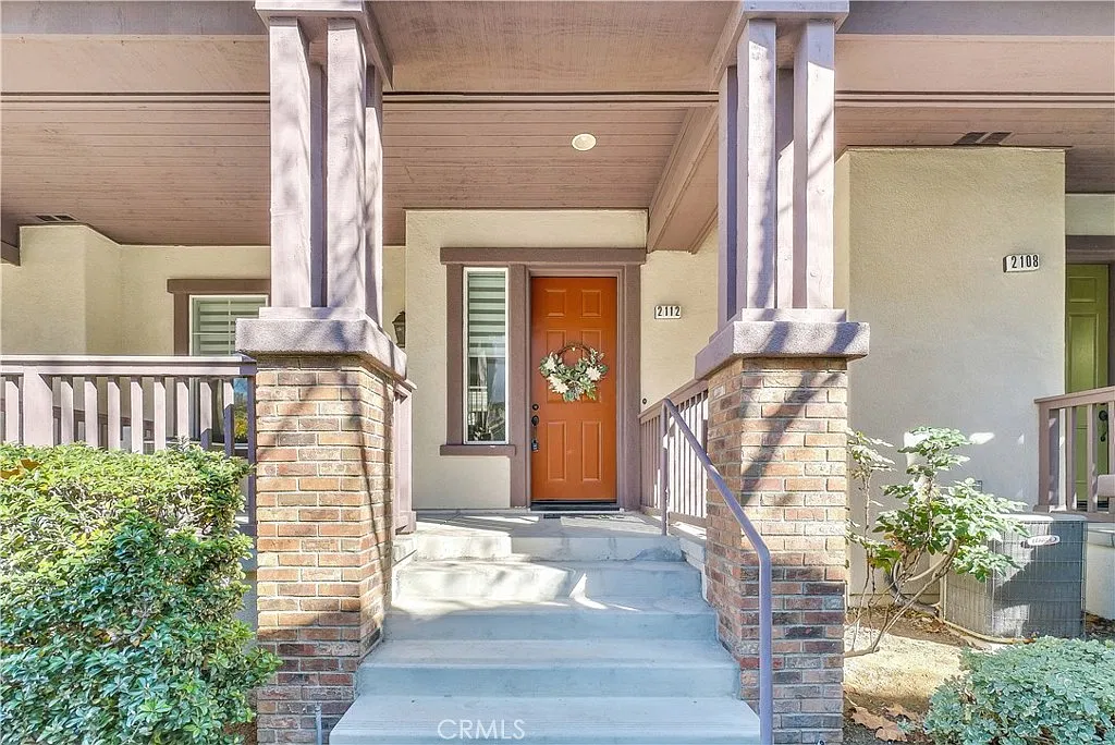 2 bed, 2.5 bath, 1623 sqft, $4,000 — Photo 4