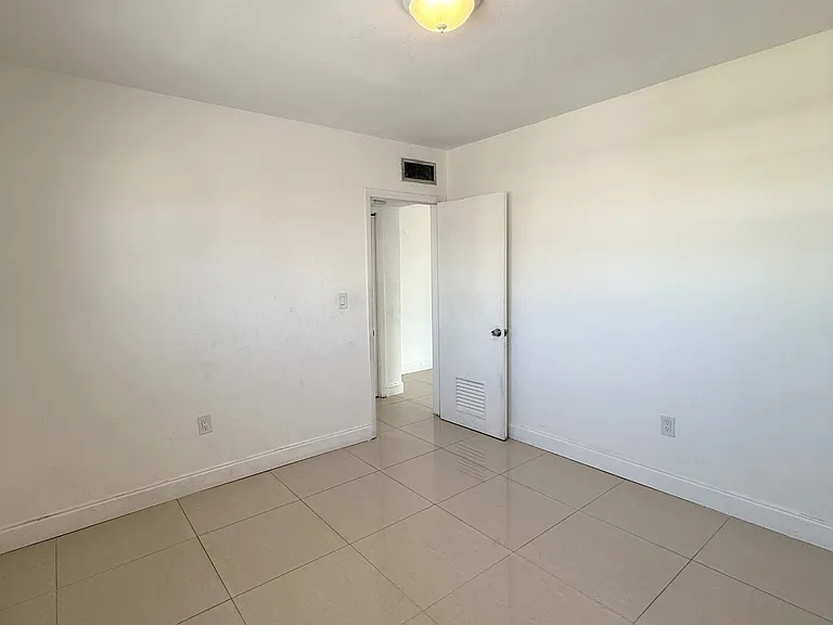 4410 W Flagler St — Photo 8