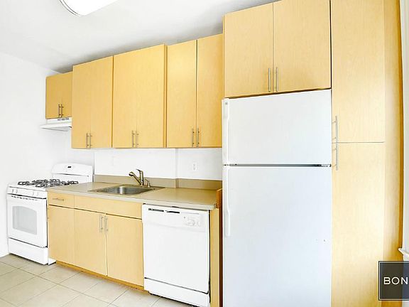5th image of 3919 62nd St APT 41