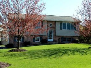 210 Ken Lin Dr, Myerstown, PA 17067