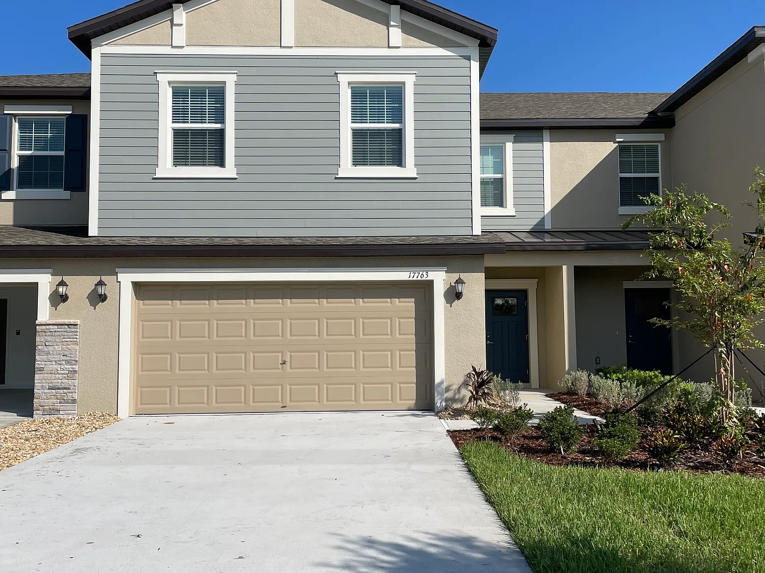 3 bed, 2319 sqft, $2,799 — Photo 1