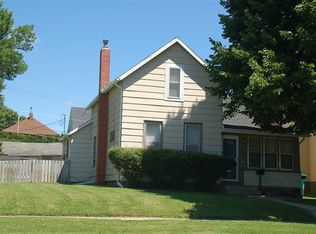33 2nd Ave SE, Oelwein, IA 50662