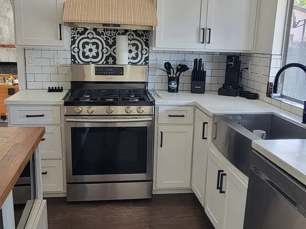 14204 Tehachapi Rd, Apple Valley, CA 92307