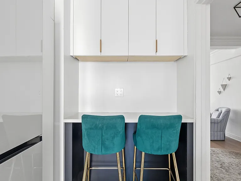 140 E 56th St #4C — Photo 5