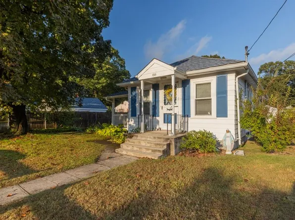 88 Lee Ave, Warwick, RI 02889